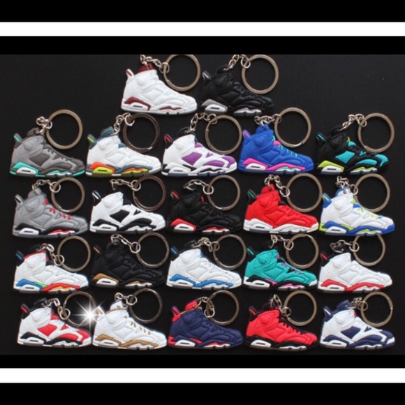 10 Jordan and Nike Random Shoe Keychains - Retro Sneakers Basketball - Picture 12 of 15